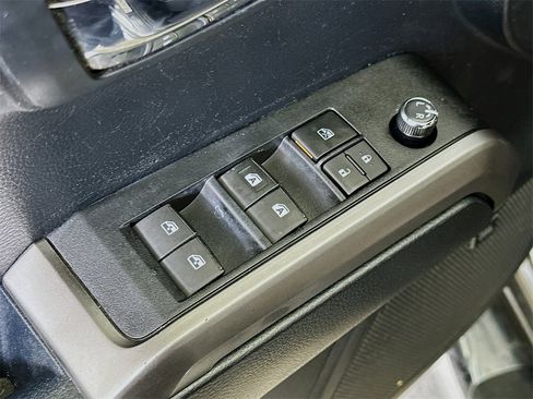 Used 2017 Toyota Tacoma Limited image 19