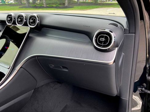 Certified 2025 Mercedes-Benz GLC 300 4MATIC image 10