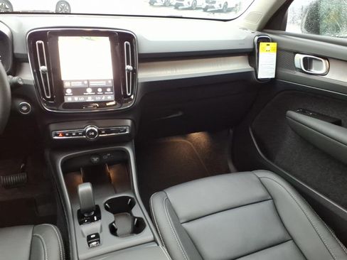 New 2026 Volvo XC40 B5 Core w/ Climate Package AWD/4WD image 14