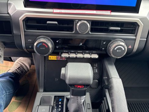 Used 2026 Toyota 4Runner TRD Off-Road Premium AWD/4WD image 25