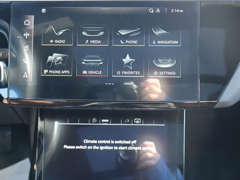 Used 2021 Audi e-tron Premium Plus w/ Premium Plus Package image 13