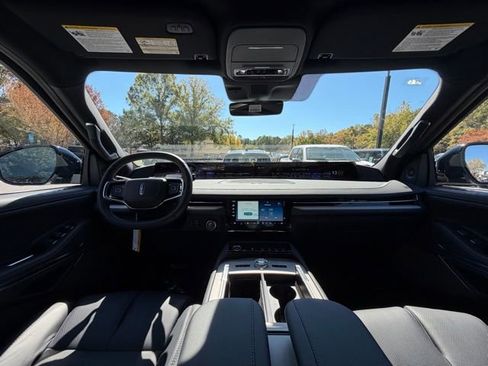 New 2025 Lincoln Navigator L Reserve w/ Jet Appearance Package image 10