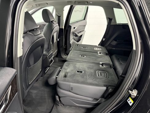 Used 2023 Audi Q7 3.0T Premium Plus w/ Premium Plus Package AWD/4WD image 19