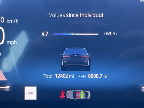 Used 2025 BMW i5 eDrive40i image 12