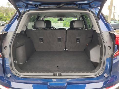 Used 2023 GMC Terrain SLT image 11