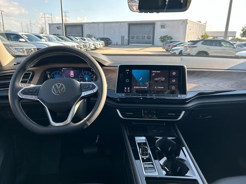New 2026 Volkswagen Atlas SE FWD image 48