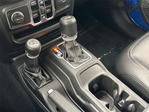 Used 2022 Jeep Wrangler Unlimited Sahara image 24