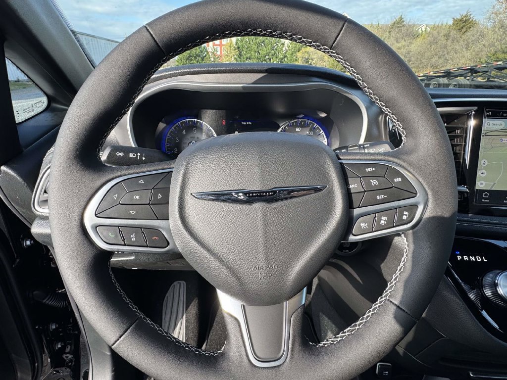 New 2026 Chrysler Pacifica Select FWD image 17