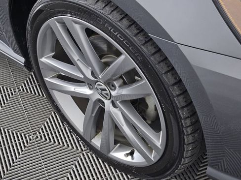 Used 2017 Volkswagen Passat 1.8T R-Line FWD image 5