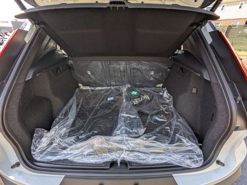 New 2026 Volvo XC40 B5 Ultra w/ Protection Package Premier image 20