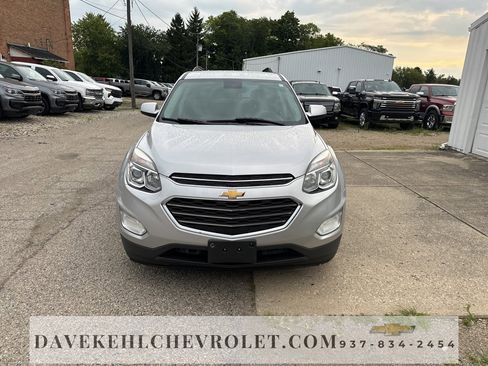 Used 2017 Chevrolet Equinox LT image 8