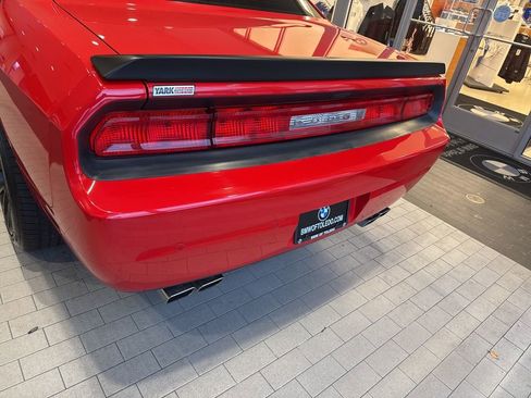 Used 2014 Dodge Challenger R/T image 3