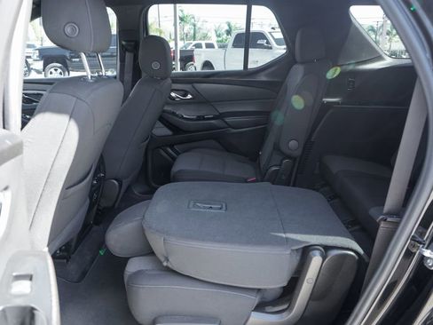 Used 2023 Chevrolet Traverse LT FWD image 35