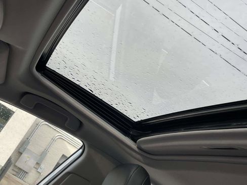 Used 2022 Toyota Camry XLE image 14