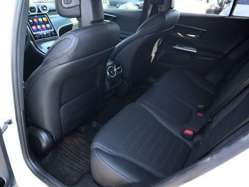 Used 2025 Mercedes-Benz GLC 300 4MATIC image 9