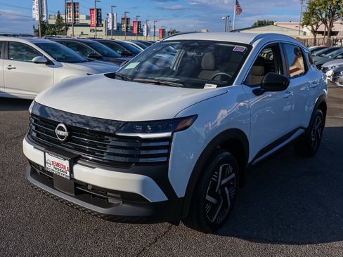 New 2026 Nissan Kicks SV image 8