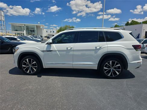 Used 2024 Volkswagen Atlas SEL Premium R-Line AWD/4WD image 7