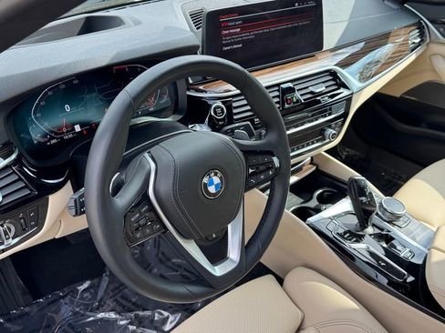 Certified 2023 BMW 530i xDrive w/ Premium Package AWD/4WD image 17