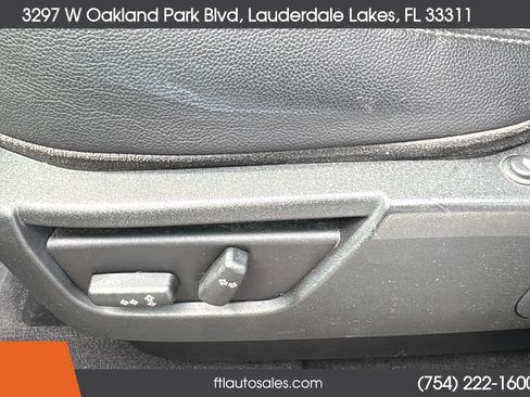 Used 2011 Land Rover LR2 HSE image 23