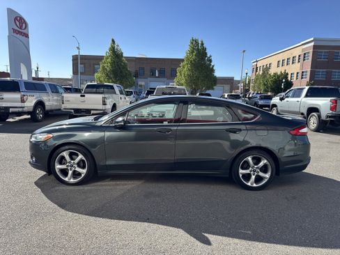Used 2016 Ford Fusion SE FWD image 6