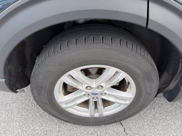 Used 2022 Ford Explorer XLT w/ Equipment Group 202A AWD/4WD image 8