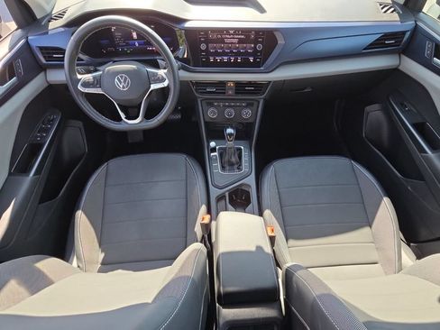 Used 2022 Volkswagen Taos SE FWD image 14