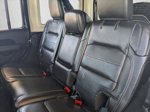 Used 2020 Jeep Wrangler Unlimited Sahara AWD/4WD image 19