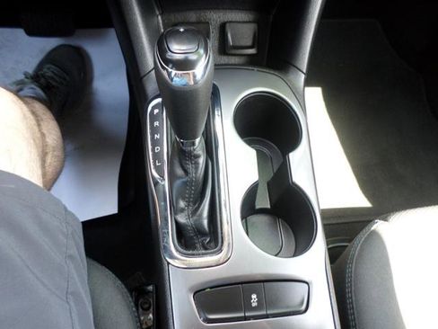 Used 2017 Chevrolet Cruze LT w/ Sun And Sound Package image 16