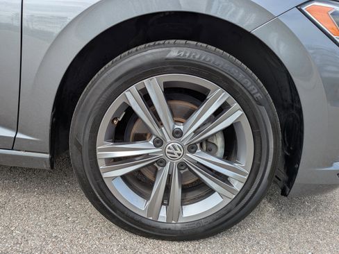 Used 2019 Volkswagen Jetta R-Line image 11