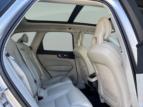 Used 2018 Volvo XC60 T6 Inscription w/ Luxury Seat Package image 29