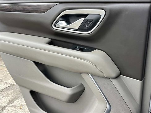 Used 2021 Chevrolet Tahoe Z71 w/ Z71 Off-Road Package image 19