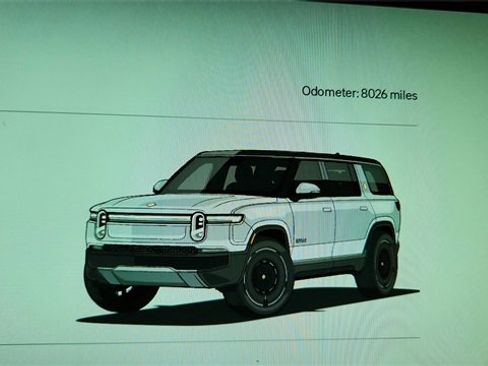 Used 2025 Rivian R1S Adventure image 43
