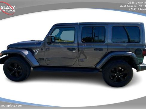 Used 2021 Jeep Wrangler Unlimited Sahara AWD/4WD image 8