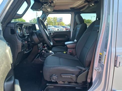 Used 2024 Jeep Wrangler Unlimited Rubicon 4xe image 10