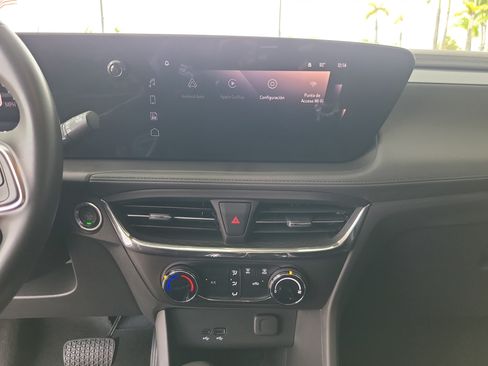 Used 2025 Buick Encore GX Preferred FWD image 23