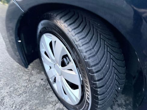 Used 2017 Toyota Corolla LE w/ Carpet Mat Package (TMS) image 16