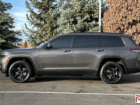 Used 2022 Jeep Grand Cherokee L Laredo image 7