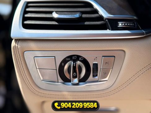 Used 2020 BMW 740i w/ Luxury Rear Seating Package RWD image 12