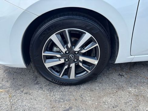 Used 2025 Nissan Versa SV FWD image 35