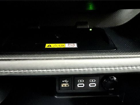 Used 2023 Toyota Highlander XLE AWD/4WD image 37