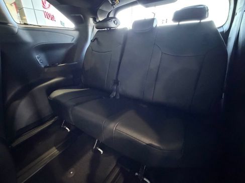New 2026 Toyota Sienna XSE FWD image 31