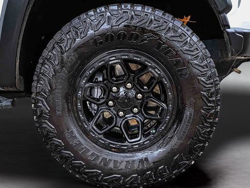 Used 2024 Chevrolet Colorado ZR2 w/ ZR2 Bison Edition image 29