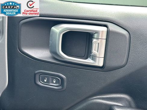 Certified 2018 Jeep Wrangler Unlimited Rubicon w/ Steel Bumper Group image 38