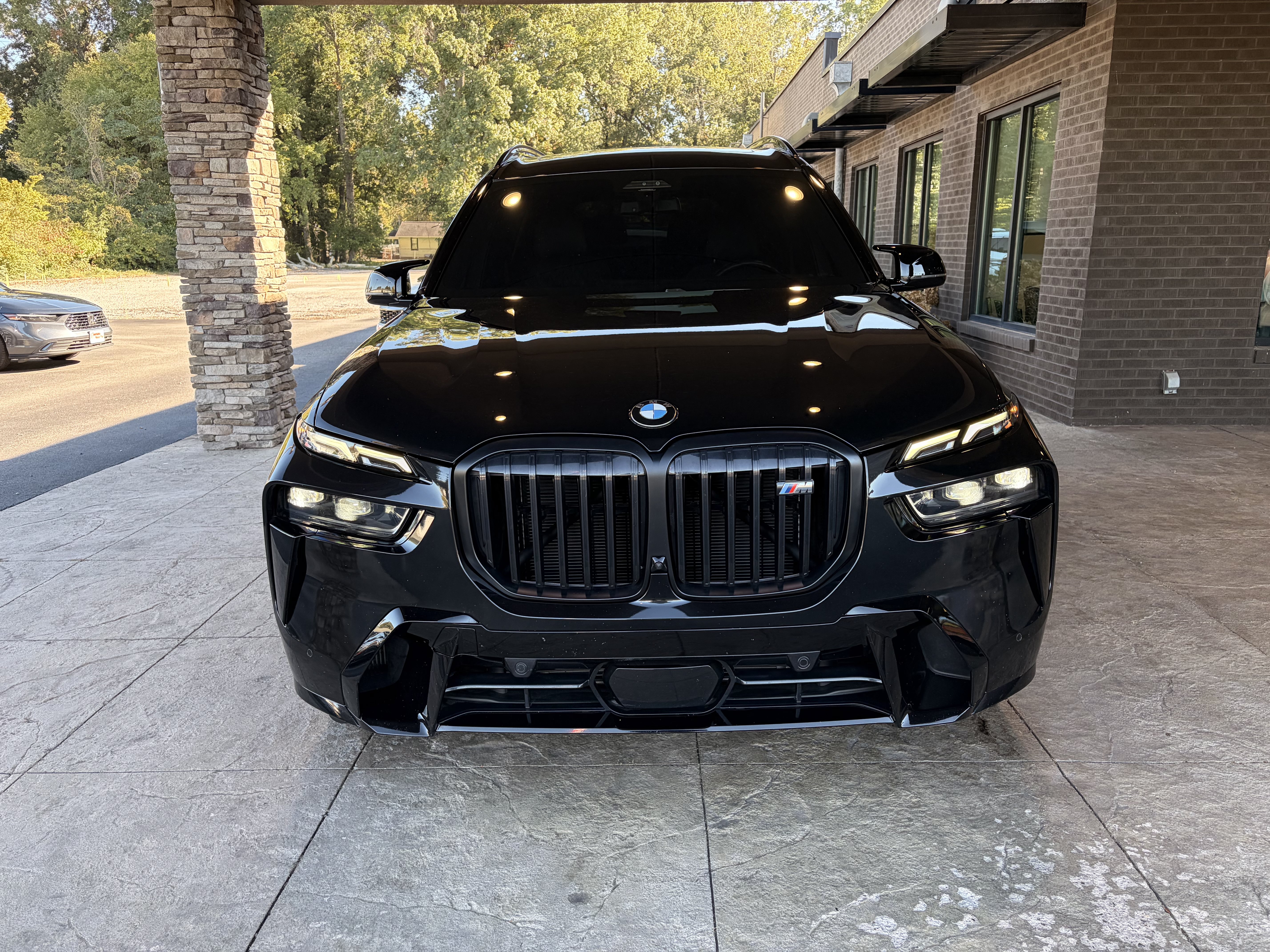 Used 2023 BMW X7 M60i w/ Executive Package AWD/4WD image 3