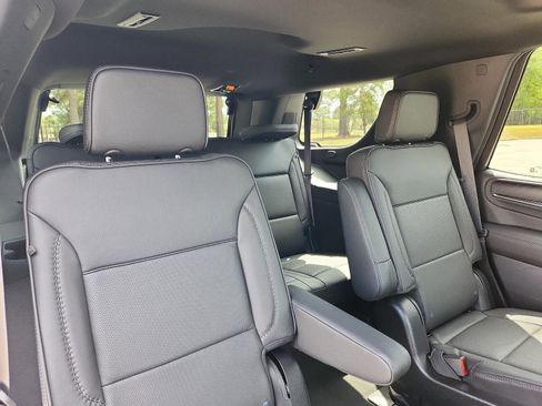 Used 2024 GMC Yukon Denali AWD/4WD image 10