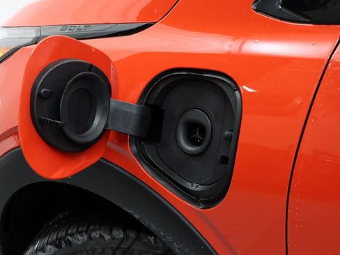 New 2027 Chevrolet Bolt RS w/ Technology Package FWD image 11