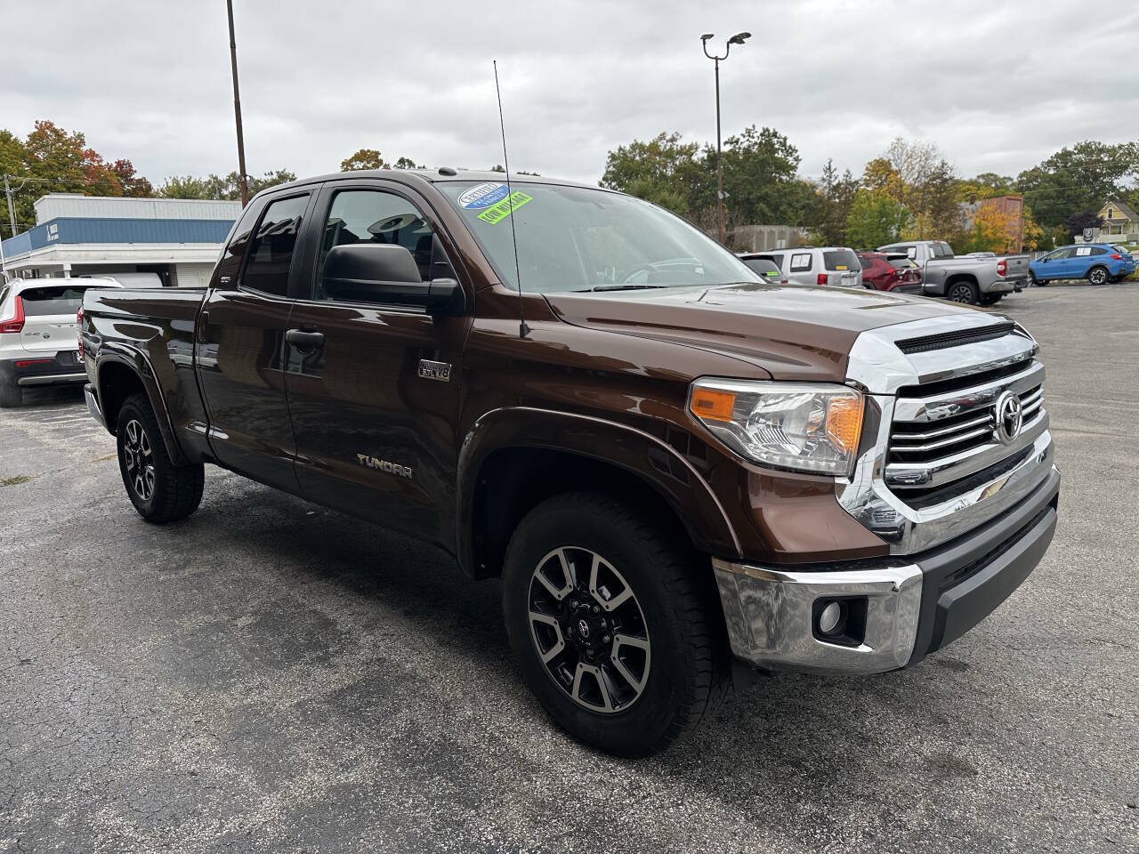Used 2016 Toyota Tundra SR5 AWD/4WD image 1