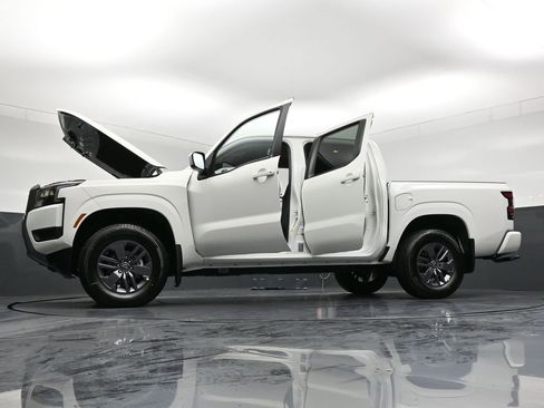 New 2026 Nissan Frontier SV w/ All-Weather Content Package AWD/4WD image 38