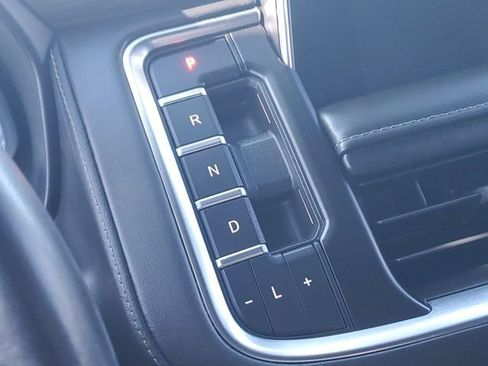 Used 2022 Chevrolet Tahoe LT AWD/4WD image 17