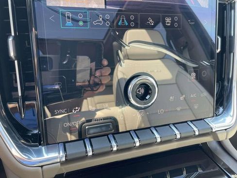 New 2026 GMC Yukon Denali w/ Denali Reserve Package AWD/4WD image 17